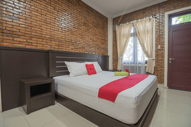 RedDoorz Plus near Cambridge City Square 2, Medan