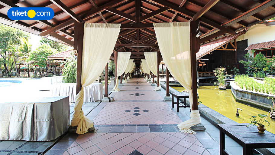 Singgasana Hotel Surabaya, Surabaya