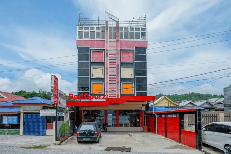 RedDoorz near Kendari Beach 2, Kendari