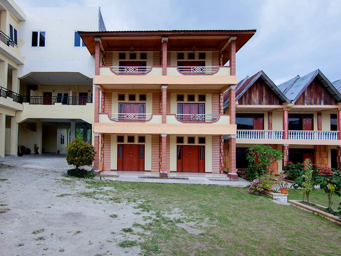 OYO 2208 Thyesza Hotel, Samosir