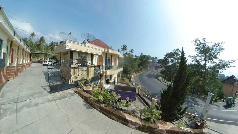 Exterior & Views 2, Hotel Bromo Indah Bandungan, Semarang