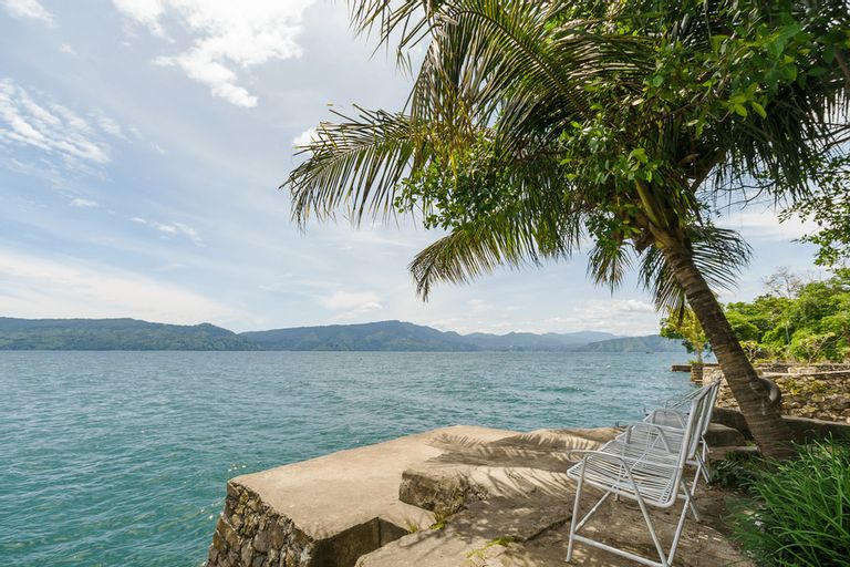 Exterior & Views 5, RedDoorz @ Tuktuk Danau Toba, Samosir