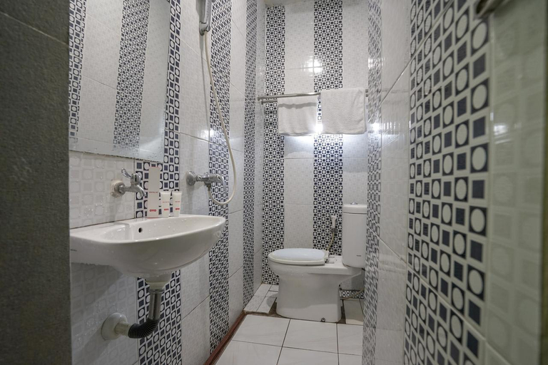 Bathroom 3, Hotel Lendosis Perintis Kemerdekaan, Palembang