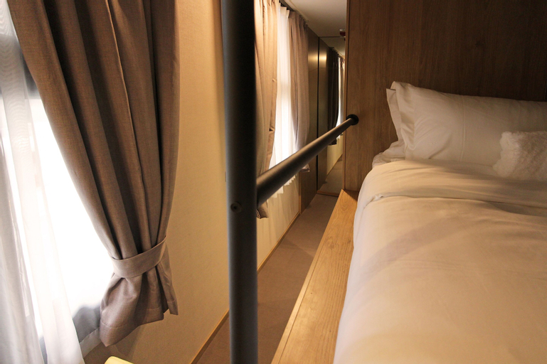 Bedroom 12