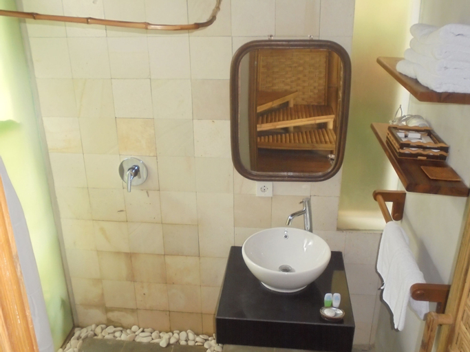 Bathroom 18