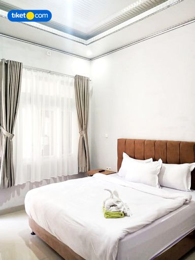 Bedroom 3, Villa Victoria Cafe, Bukittinggi
