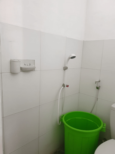 Bathroom 5, Nita's Homestay, Banyuwangi