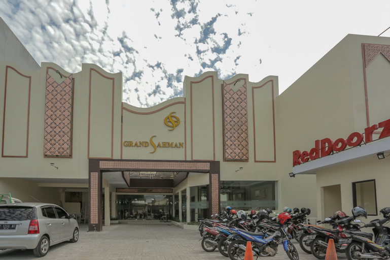 RedDoorz Plus near Solo Paragon Mall, Solo