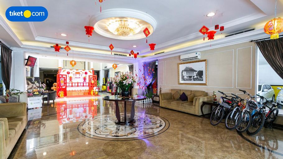 Amarelo Hotel Solo, Solo