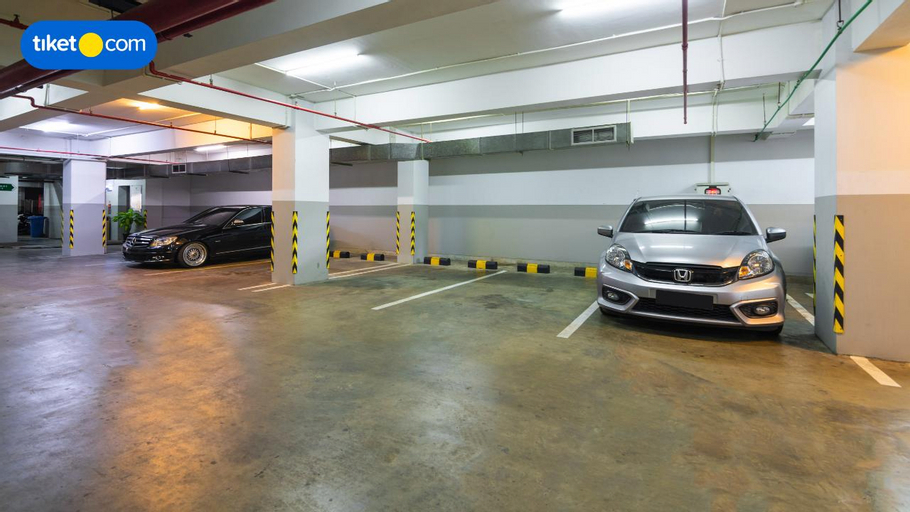 Exterior & Views 21