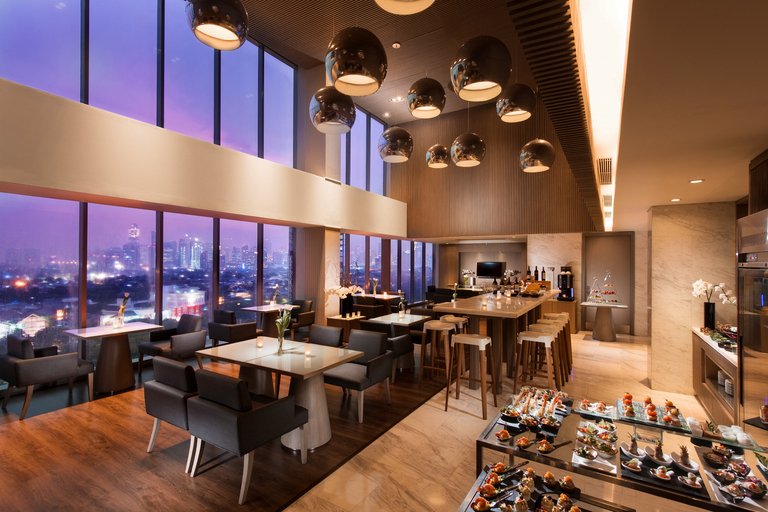 DoubleTree by Hilton Hotel Jakarta - Diponegoro - Food & Drinks