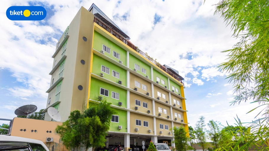 Exterior & Views 29