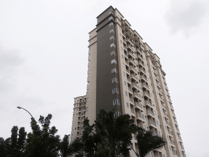Exterior & Views 2, Fully Furnished and Comfortable 1BR Mustika Golf Apartment By Travelio, Cikarang