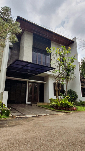 Cottonwood Stay Villa Sutami 4BR 8-persons, Bandung