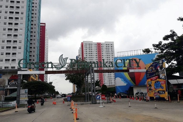 Exterior & Views, Easy Access to Mall 2BR Green Pramuka Apartment By Travelio, Jakarta Pusat