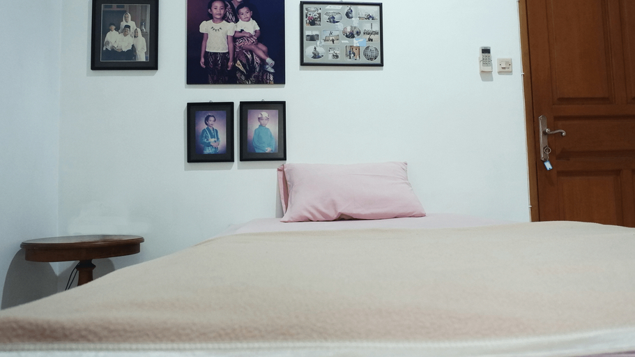 Villa Rumah Cahaya - 3 Bedrooms, Malang