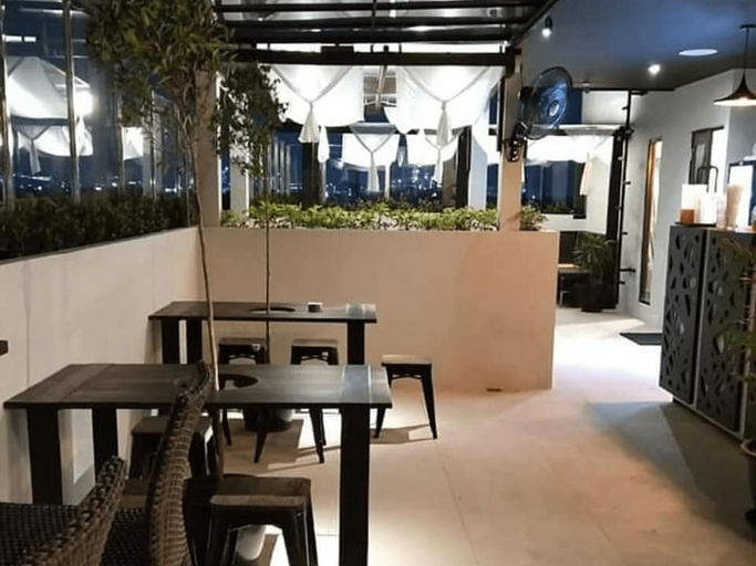 Exterior & Views 25