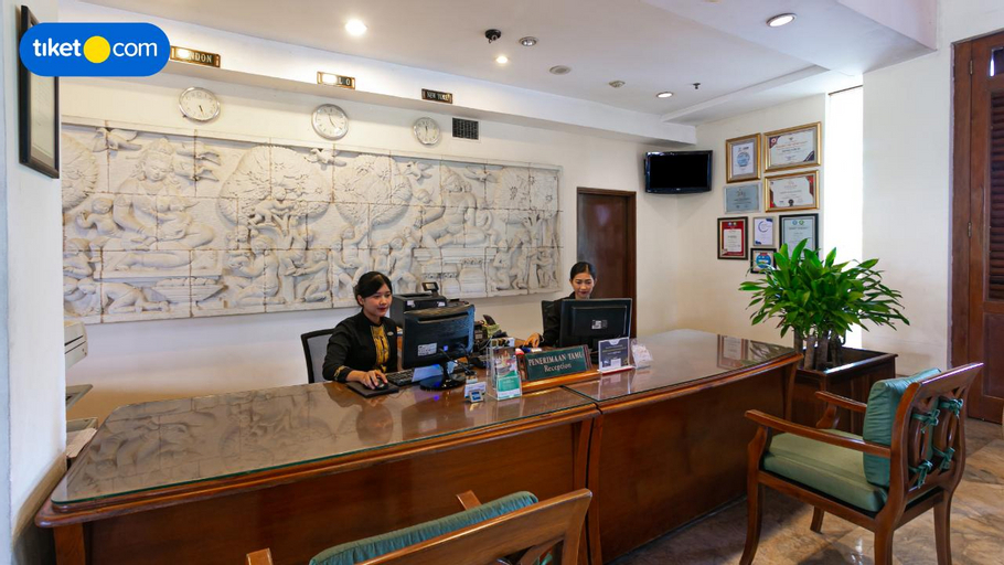 Public Area 16