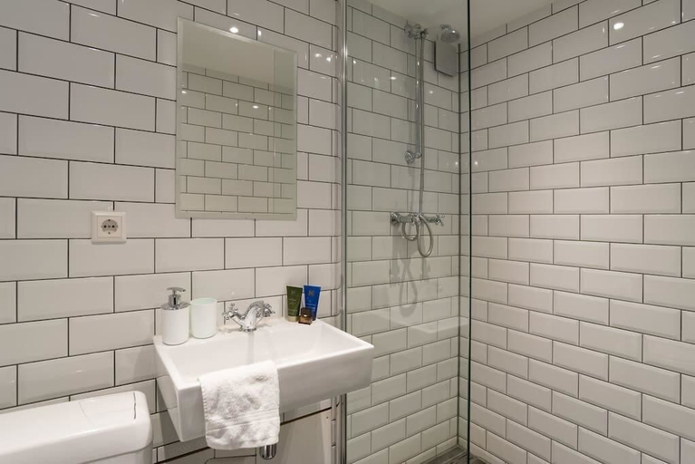 Bathroom 3, Kerkstraat Suites, Amsterdam