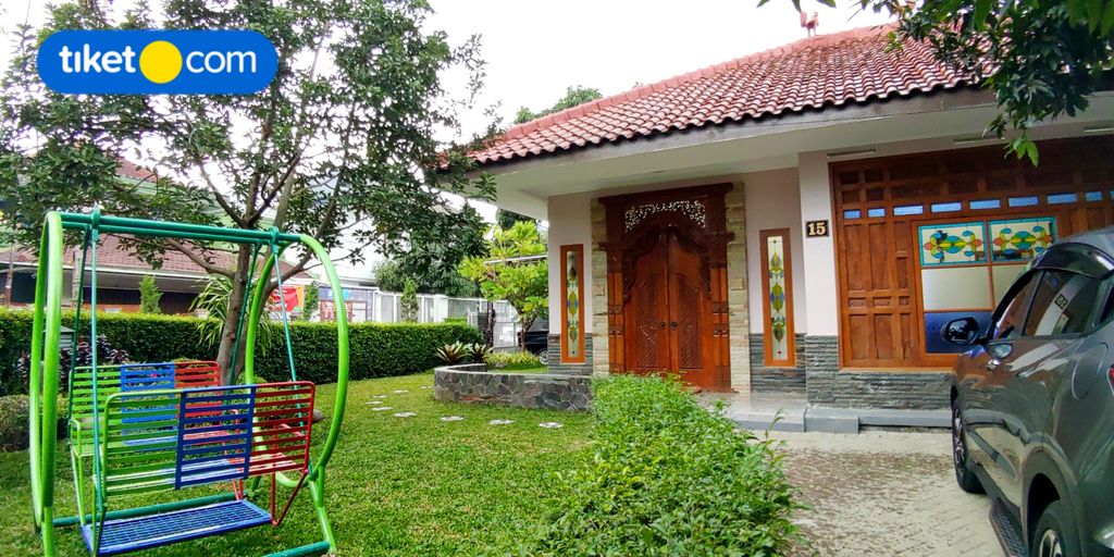 Exterior & Views 2, Pension Homestay Bandung, Bandung