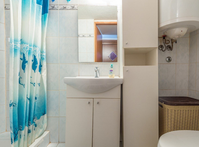Bathroom 3, Apartments Arena, Pula