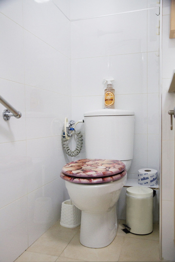 Bathroom 5, GK Apartments - Ben Gurion 105