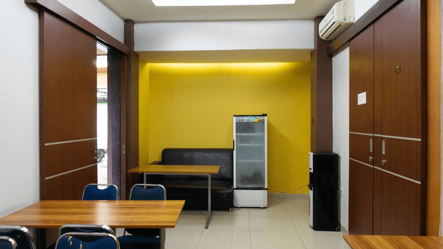 RedDoorz near Pelabuhan Jayapura, Jayapura