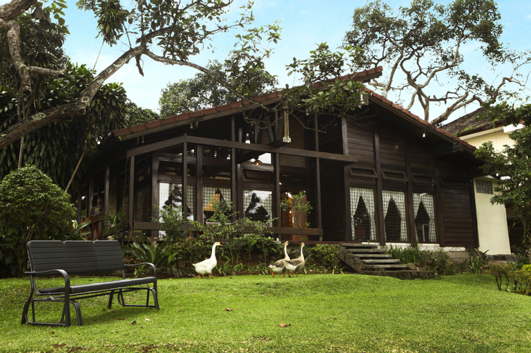 Villa Yaputra Puncak 4BR 10-persons, Bogor