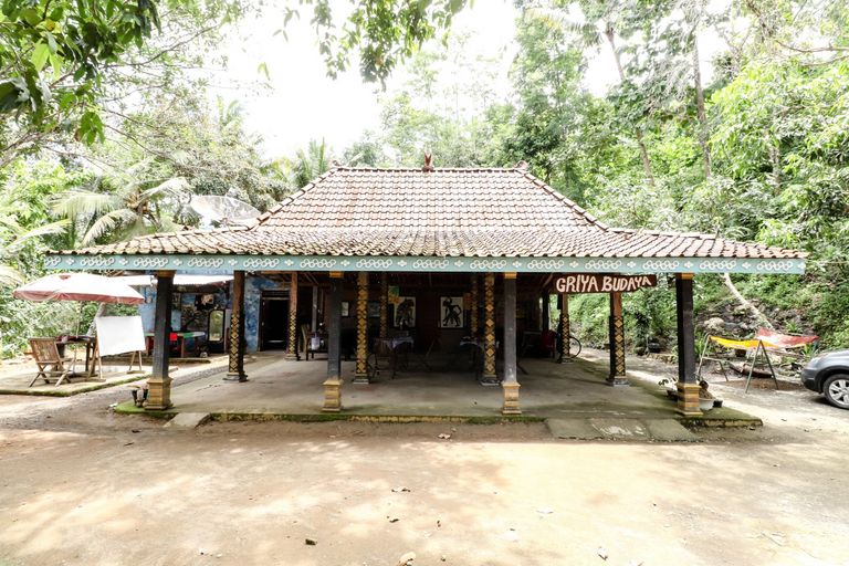 Segajih Central Stay and Education, Kulon Progo