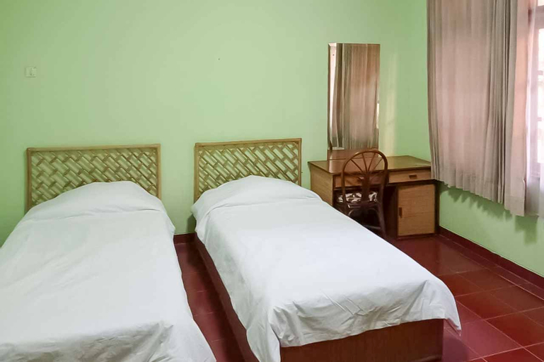 RedDoorz Plus near Tugu Mercusuar Anyer, Serang
