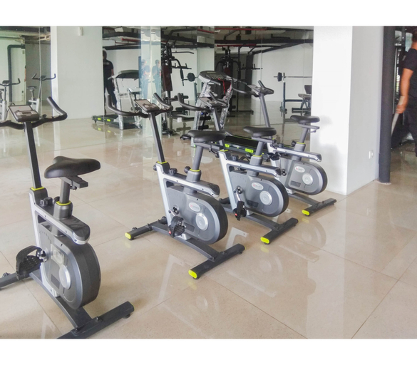 Comfy and Minimalist 1BR Patraland Urbano Apartment near Bekasi Station By Travelio, Bekasi