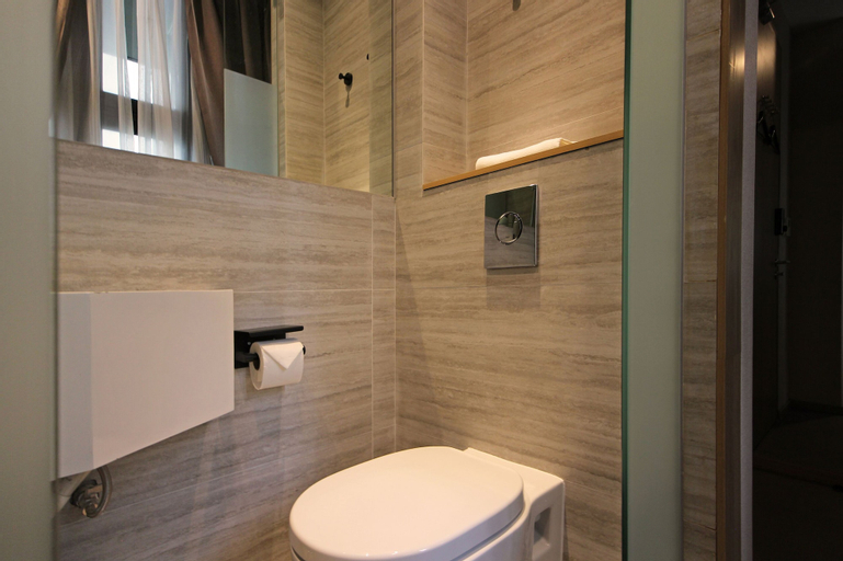 Bathroom 28