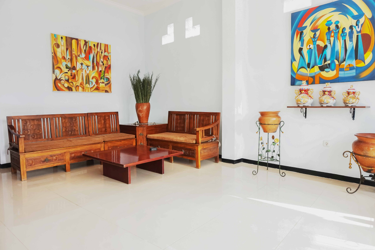 Public Area 3, RedDoorz near Velodrome Malang 2, Malang
