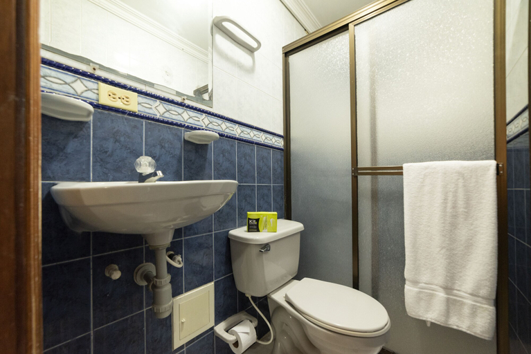 Bathroom 4, Hotel Sorrento, Barranquilla