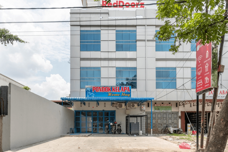 Exterior & Views 2, RedDoorz near Manhattan Square Medan, Medan