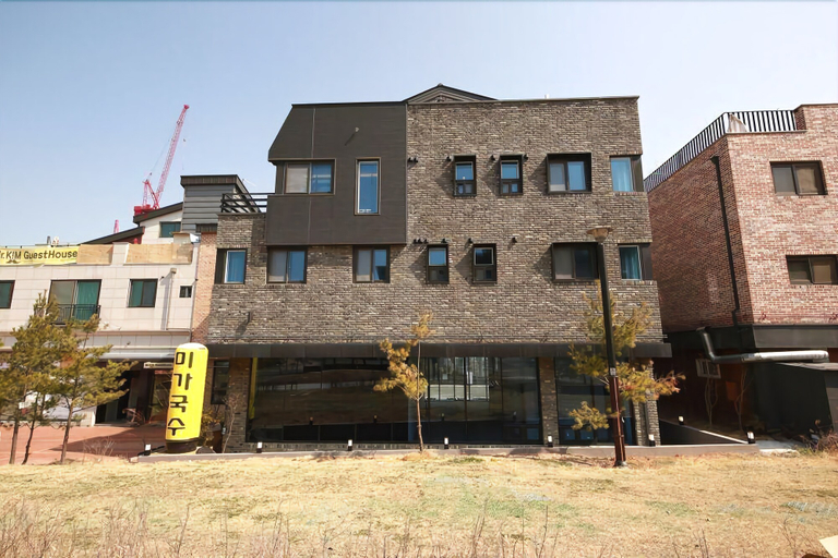 Exterior & Views 2, W Guesthouse Incheon Airport, Jung