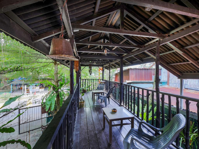 Forest Paradise Inn, Barat Daya