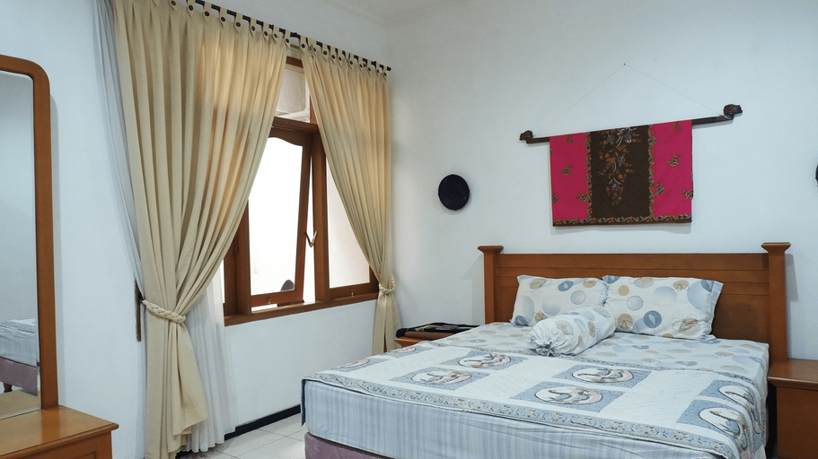 Villa Rumah Cahaya - 3 Bedrooms, Malang
