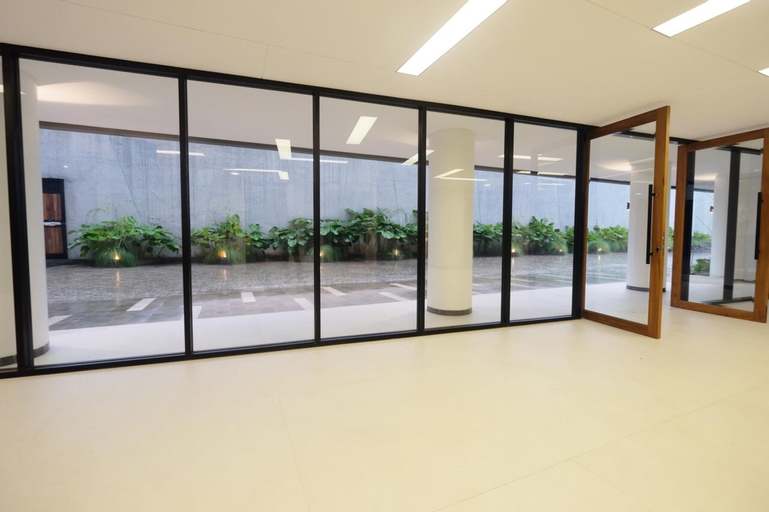 Public Area 2, Hotel Youstay Semarang by Sinergi, Semarang