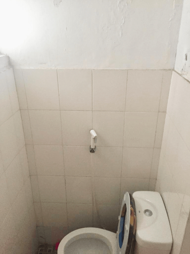 Bathroom, Premier Pesona Cibubur Village Apartment, East Jakarta