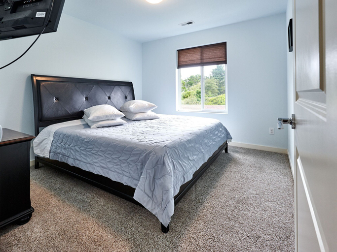 Bedroom 4, Surfer's Beach Retreat, Lincoln