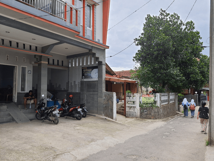 OYO 3179 Comfort Rooms Kostel Syariah Cigugur Tengah Cimahi, Cimahi