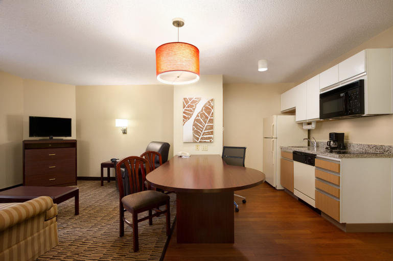 Dining Room 25