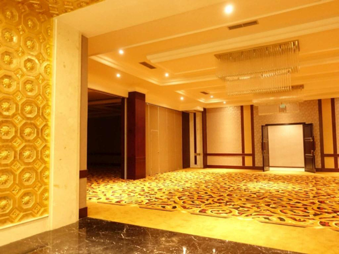 The Grantage Hotel and Sky Lounge BSD, Tangerang Selatan