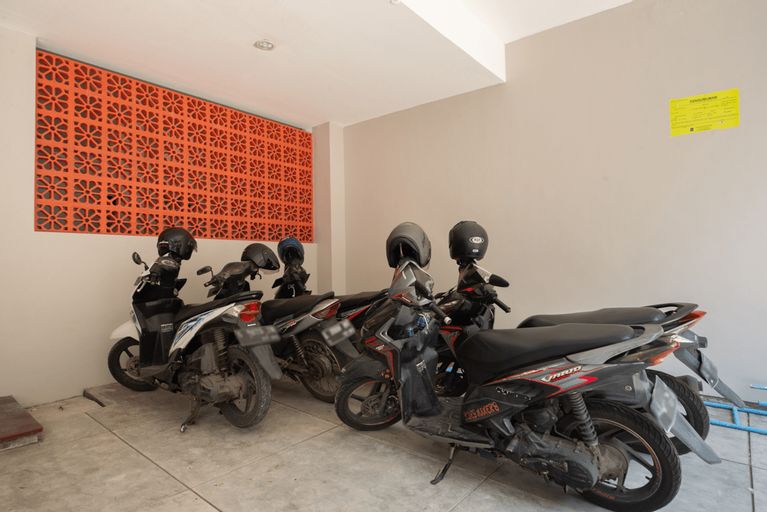 RedDoorz near Kaza Mall Surabaya, Surabaya