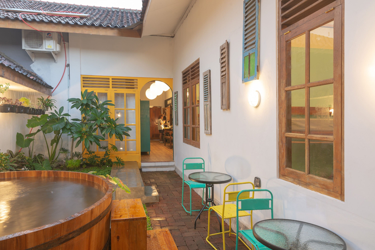 Exterior & Views 2, Wonderloft Hostel Jogja, Yogyakarta