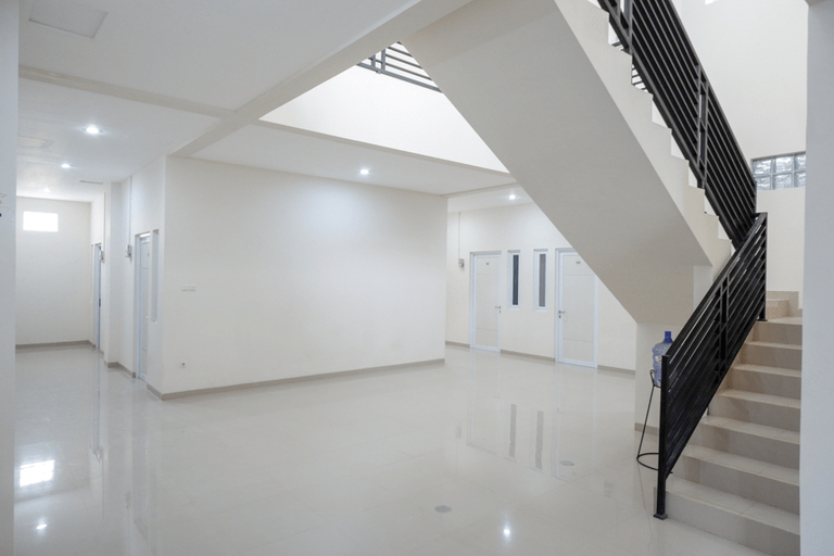 Bathroom 5, RedDoorz near Pacific Mall Tegal 2, Tegal