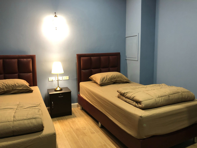 Bedroom 4, Mangkon Hostel, Khlong San