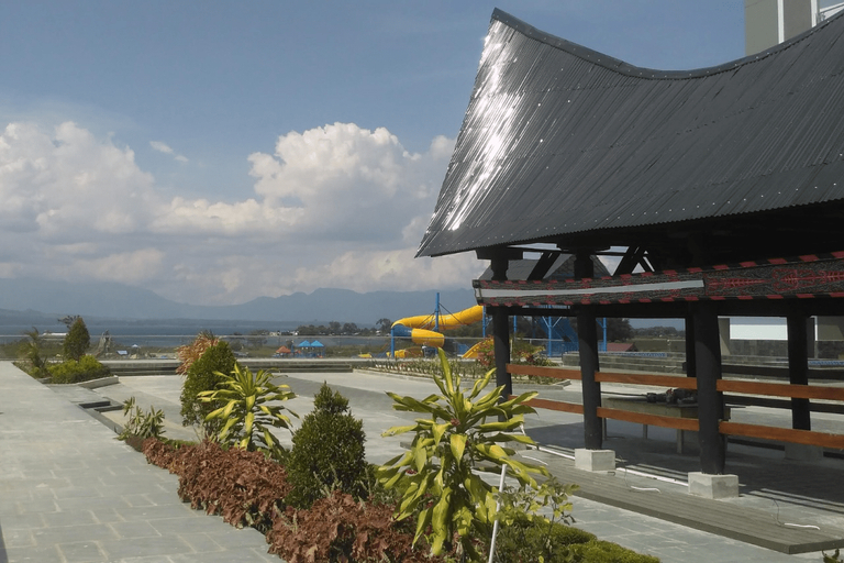 Exterior & Views 23