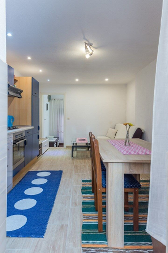 Others 4, Apartments Arena, Pula